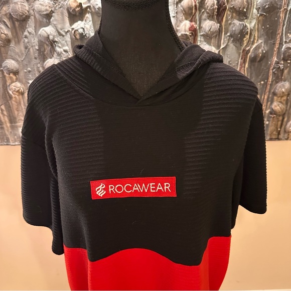 ⭐️ Rocawear Med Black and Red Hoodie - Picture 2 of 6